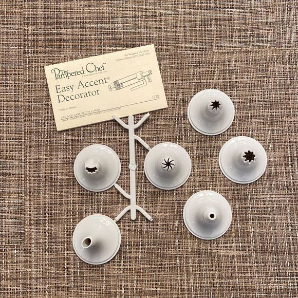 The Pampered Chef Easy Accent Decorator Tips - Tips Only - Brand New - Picture 1 of 8